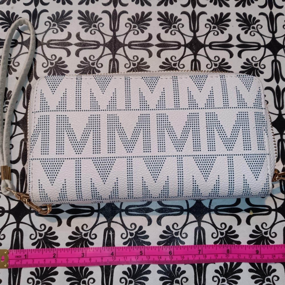 Mia K Collection Wallet